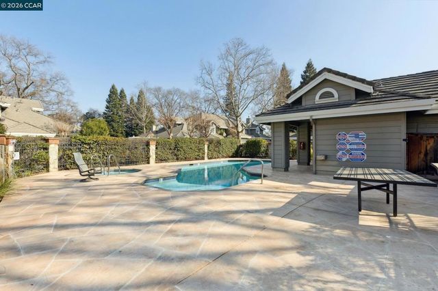 19 Danville Oak Pl, Danville, CA 94526