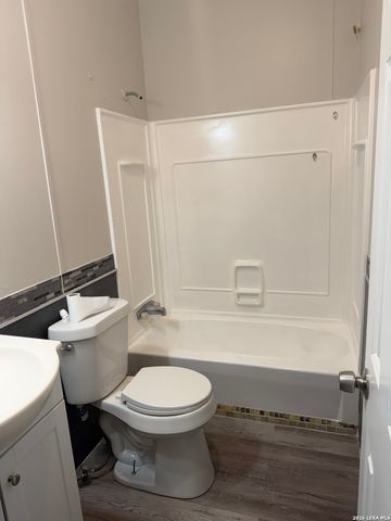 932 Wild Persimmon, San Antonio, TX 78245