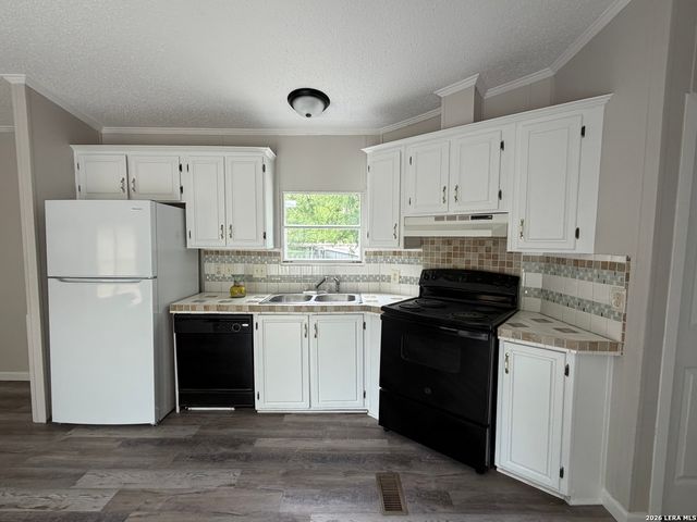 932 Wild Persimmon, San Antonio, TX 78245