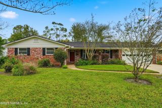 8648 LINCOLNSHIRE Road W, Jacksonville, FL 32217