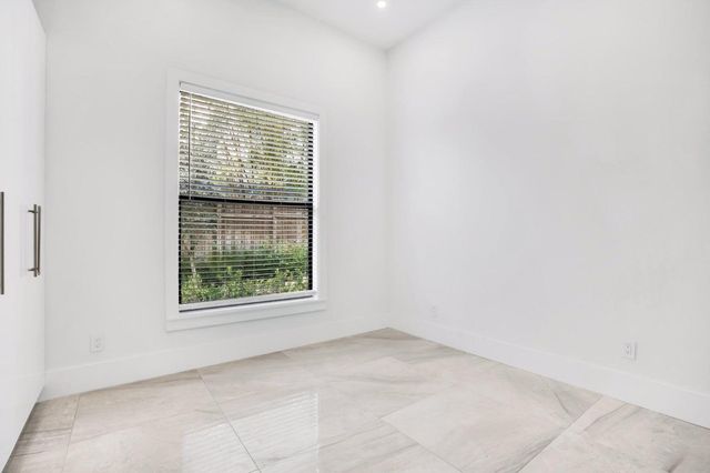 2517 Oceanview Avenue E, Delray Beach, FL 33444