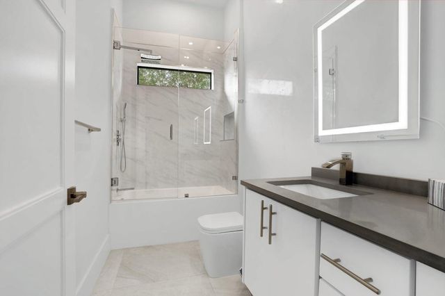 2517 Oceanview Avenue E, Delray Beach, FL 33444