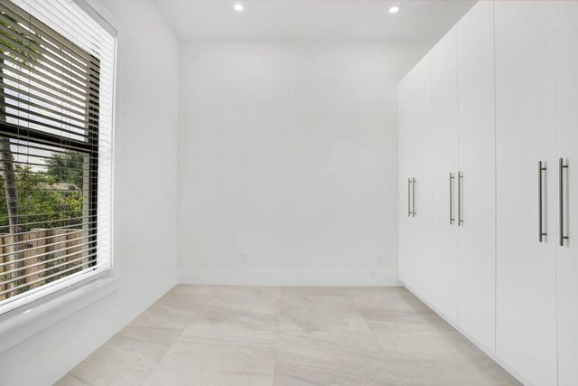 2517 Oceanview Avenue E, Delray Beach, FL 33444