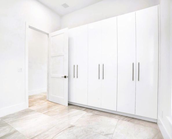 2517 Oceanview Avenue E, Delray Beach, FL 33444