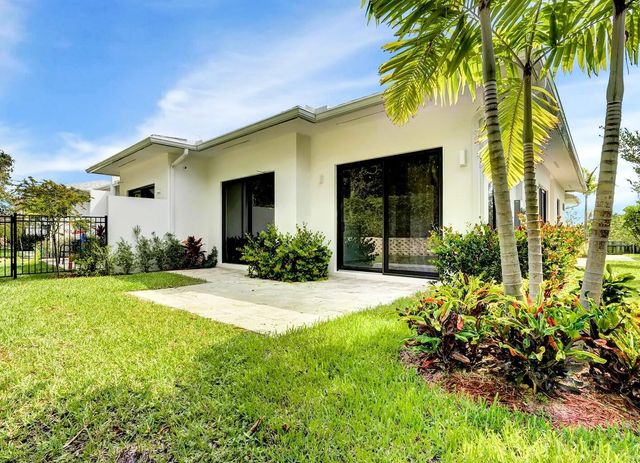 2517 Oceanview Avenue E, Delray Beach, FL 33444