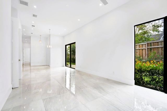 2517 Oceanview Avenue E, Delray Beach, FL 33444