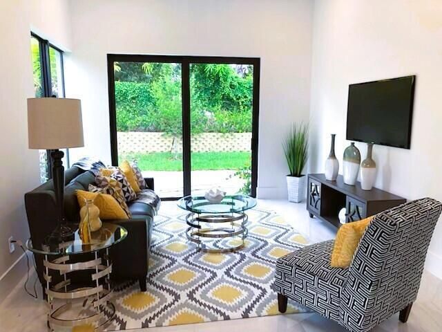 2517 Oceanview Avenue E, Delray Beach, FL 33444