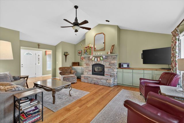 185 Hickory Hills, Marshall, MI 49068