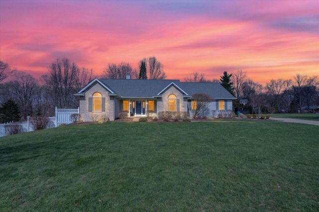 185 Hickory Hills, Marshall, MI 49068