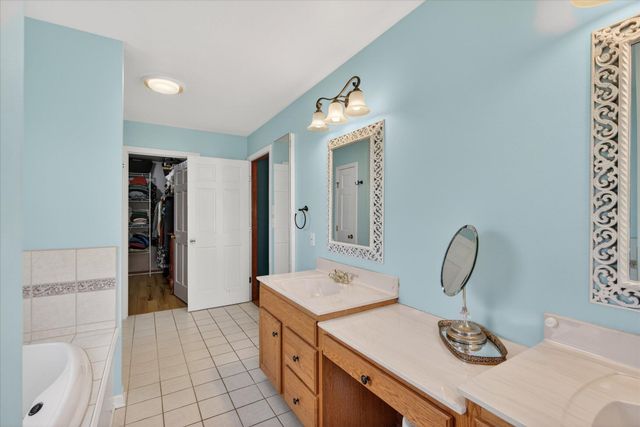 185 Hickory Hills, Marshall, MI 49068