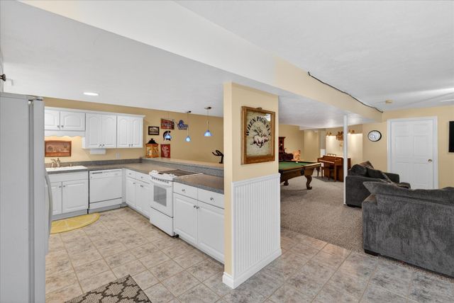 185 Hickory Hills, Marshall, MI 49068