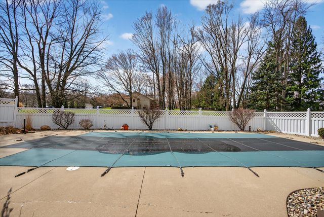 185 Hickory Hills, Marshall, MI 49068