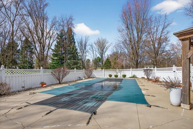 185 Hickory Hills, Marshall, MI 49068