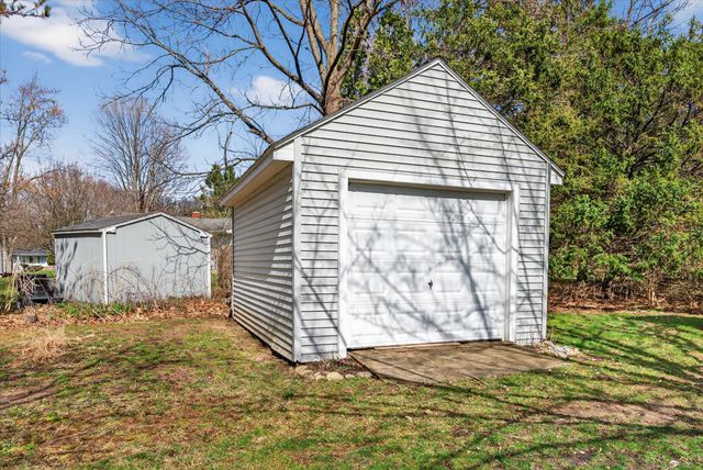 185 Hickory Hills, Marshall, MI 49068