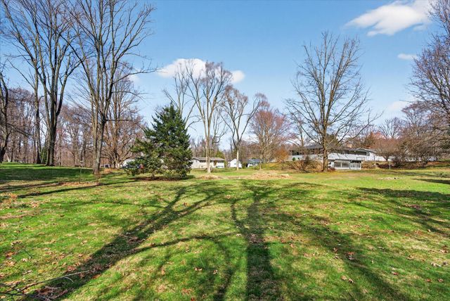 185 Hickory Hills, Marshall, MI 49068