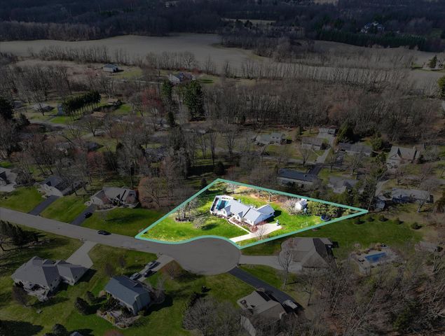 185 Hickory Hills, Marshall, MI 49068