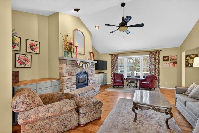 185 Hickory Hills, Marshall, MI 49068