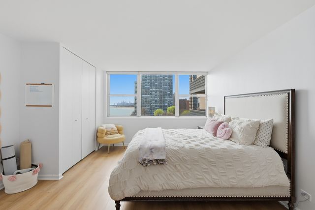 6301 N Sheridan Road W 8E, Chicago, IL 60660