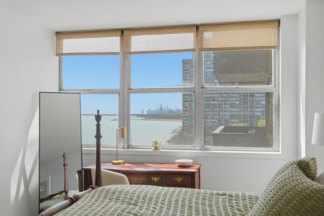 6301 N Sheridan Road W 8E, Chicago, IL 60660