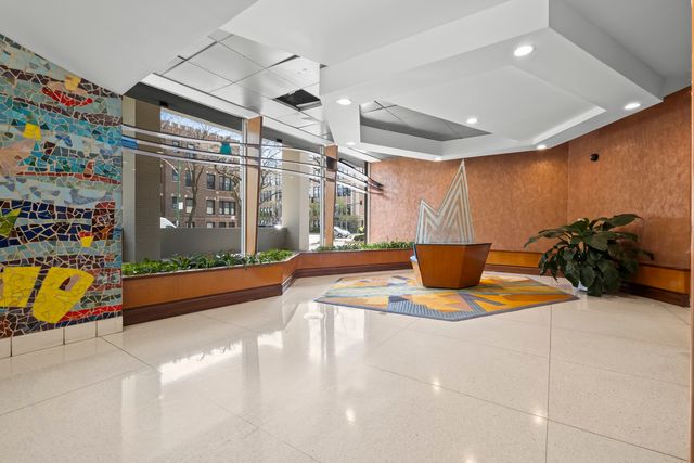 6301 N Sheridan Road W 8E, Chicago, IL 60660