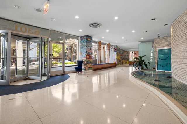 6301 N Sheridan Road W 8E, Chicago, IL 60660