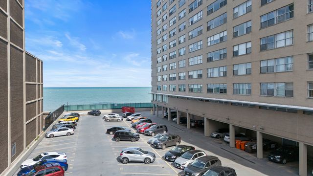 6301 N Sheridan Road W 8E, Chicago, IL 60660