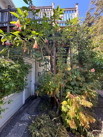 2221 McGee Ave, Berkeley, CA 94703