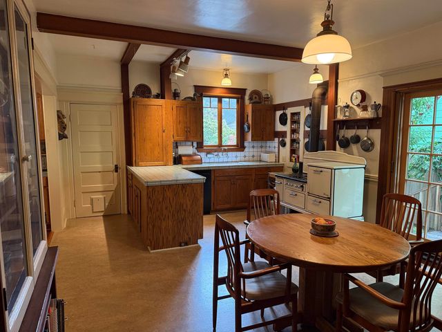 2221 McGee Ave, Berkeley, CA 94703