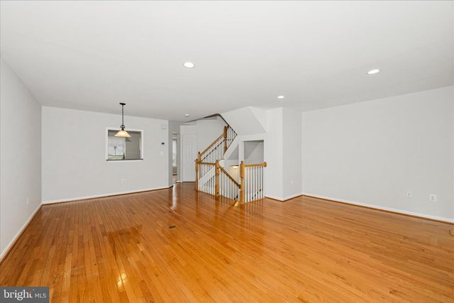 2211 COMMISSARY CIR, Odenton, MD 21113