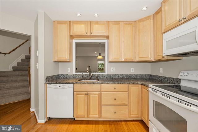 2211 COMMISSARY CIR, Odenton, MD 21113