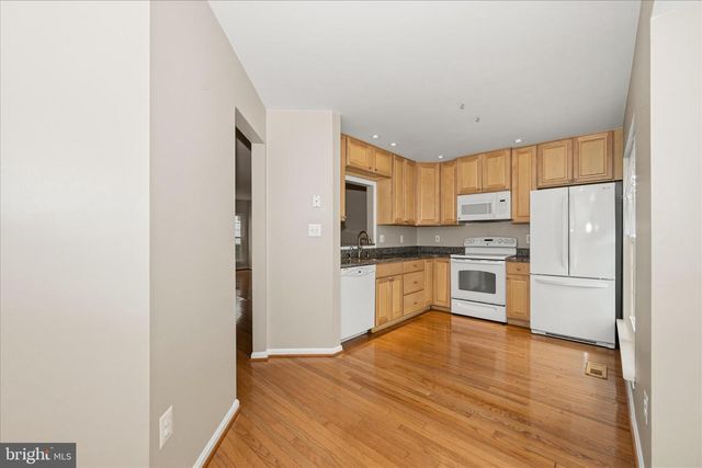 2211 COMMISSARY CIR, Odenton, MD 21113
