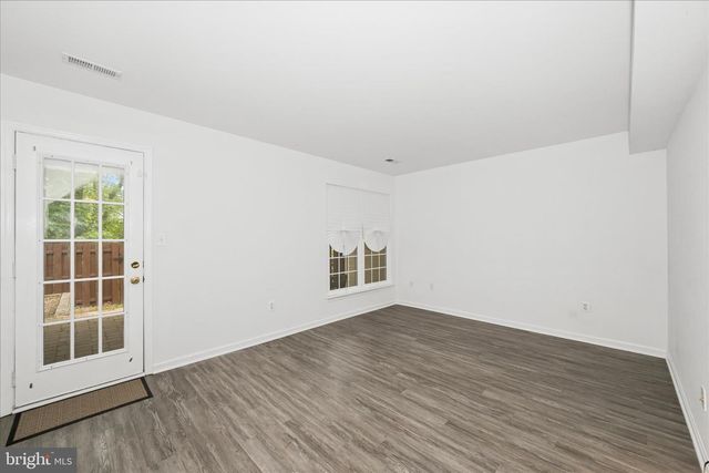 2211 COMMISSARY CIR, Odenton, MD 21113