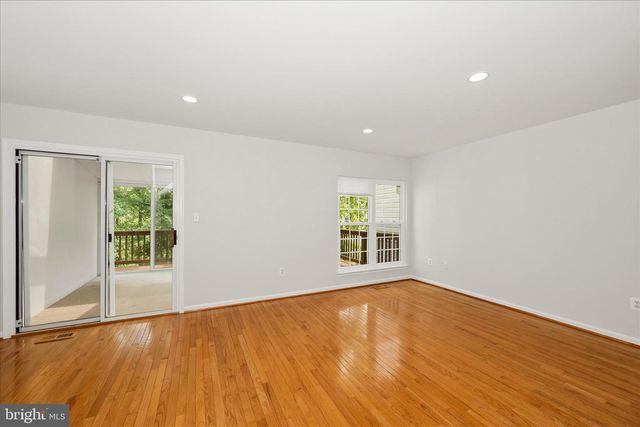 2211 COMMISSARY CIR, Odenton, MD 21113