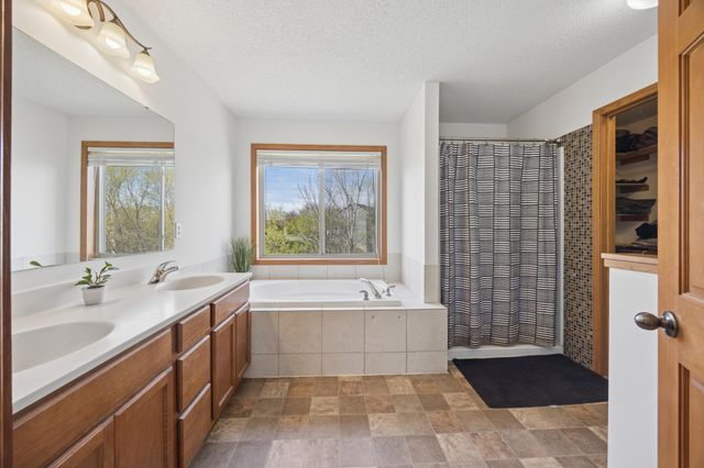 6657 E Oak Drive, Monticello, MN 55362