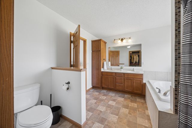 6657 E Oak Drive, Monticello, MN 55362