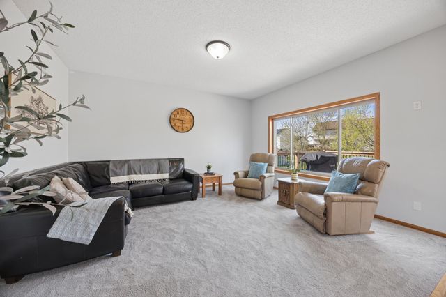 6657 E Oak Drive, Monticello, MN 55362