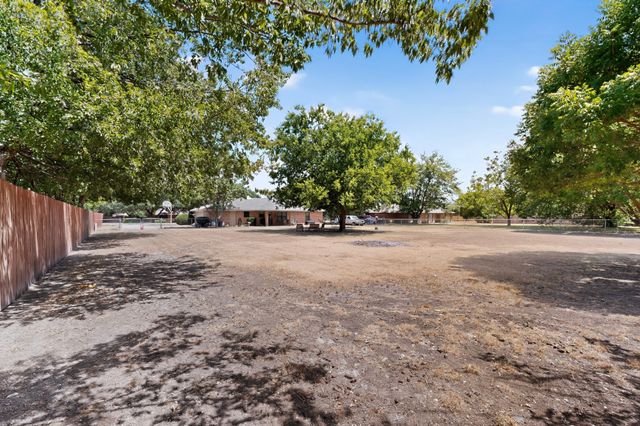 105 Prairie Creek Road, Red Oak, TX 75154