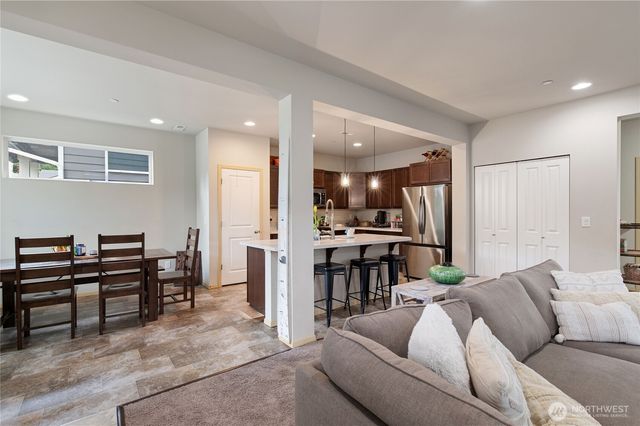 2440 Seringa Avenue, Bremerton, WA 98310