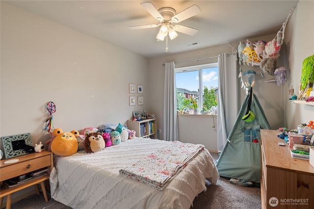 2440 Seringa Avenue, Bremerton, WA 98310