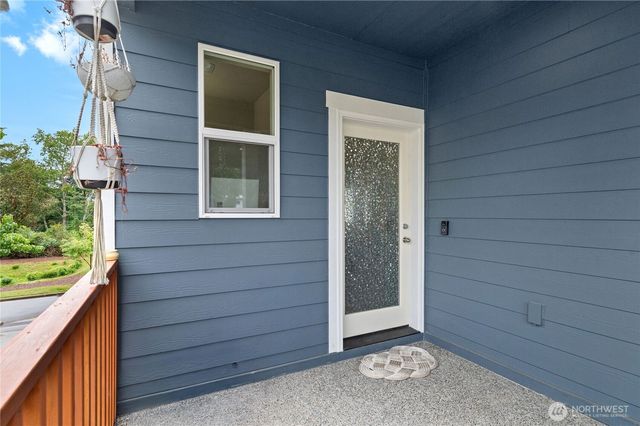 2440 Seringa Avenue, Bremerton, WA 98310
