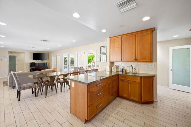 1574 S Via Soledad, Palm Springs, CA 92264
