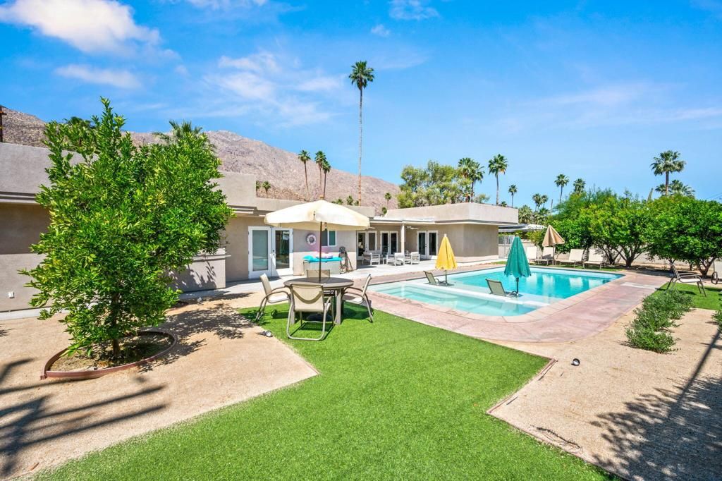 Image 5 of property listing at 1574 S Via Soledad, Palm Springs, CA 92264