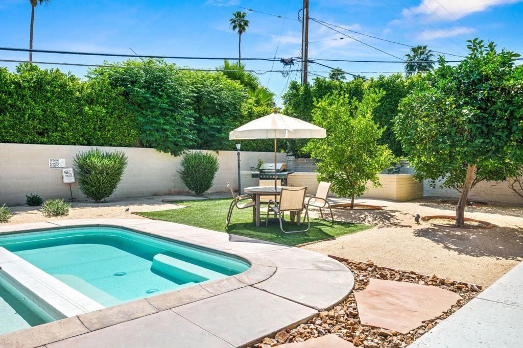 Image 7 of property listing at 1574 S Via Soledad, Palm Springs, CA 92264