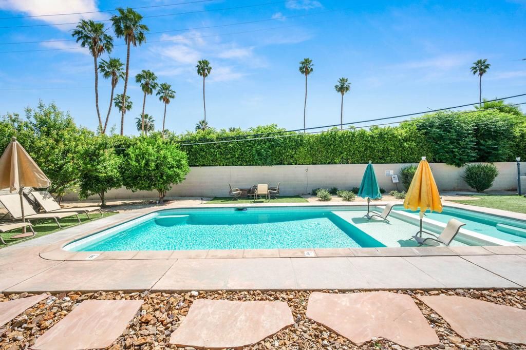 Image 8 of property listing at 1574 S Via Soledad, Palm Springs, CA 92264