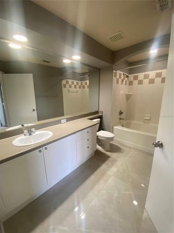 4009 SAND PALM COURT, Tampa, FL 33624