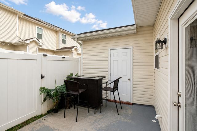 820 Staten Dr, Murfreesboro, TN 37128