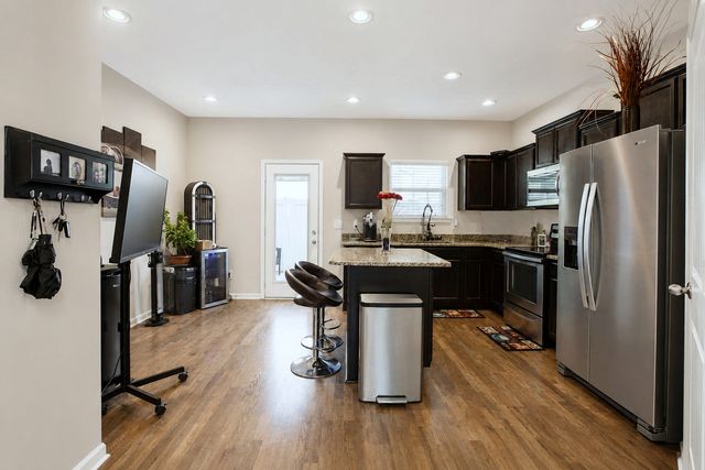 820 Staten Dr, Murfreesboro, TN 37128