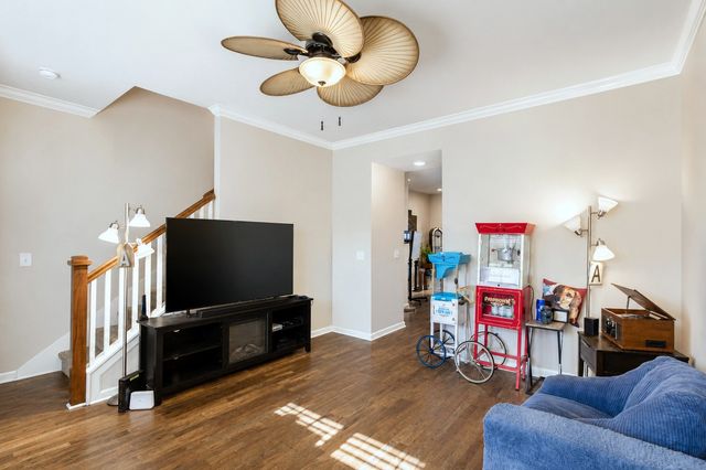 820 Staten Dr, Murfreesboro, TN 37128