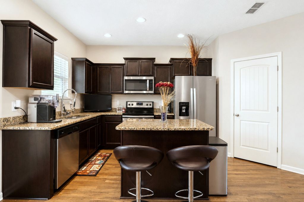 820 Staten Dr, Murfreesboro, TN 37128