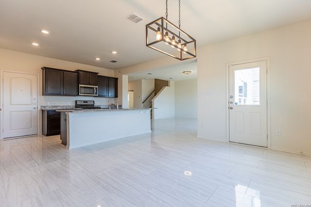 15231 Harbor, Von Ormy, TX 78073